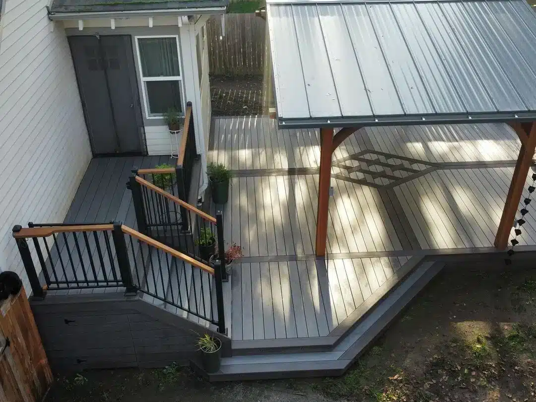 Custom decks builder in Kings Heights Oregon