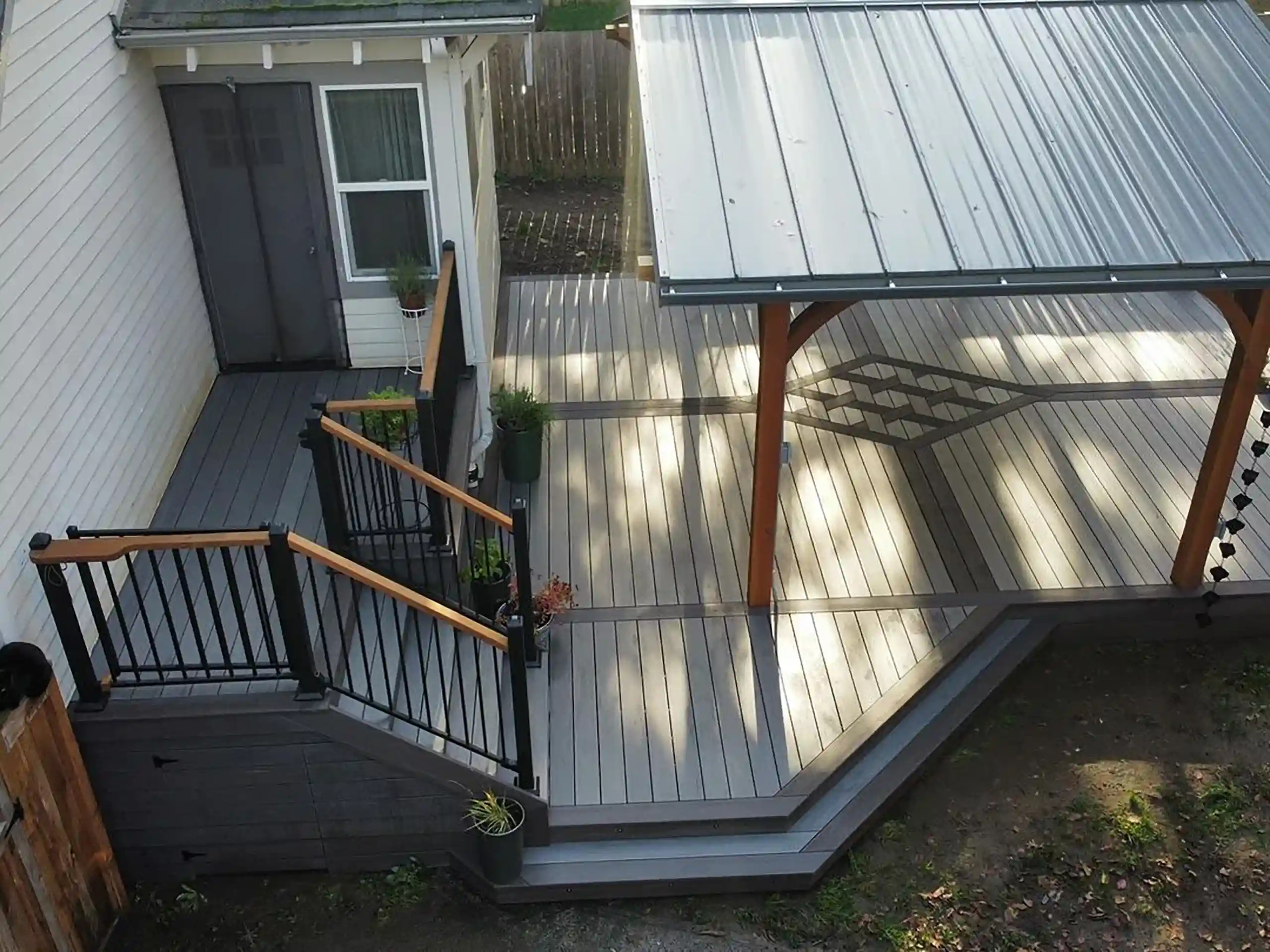 covered deck with inlay - Composite covered deck builders near me in Portland Oregon